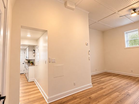 4th image of 422 Fountain St #2