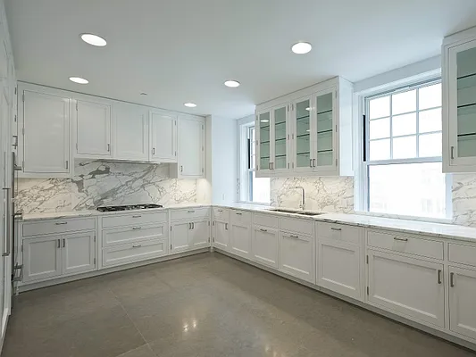 Sold by Sotheby's International Realty | media 18