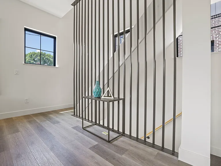 466 South Ln — Photo 34