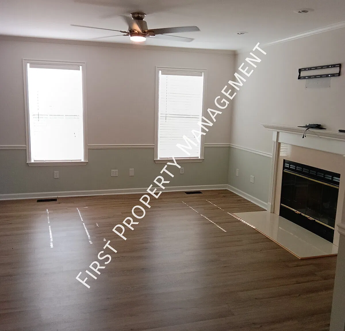 "Charming 3-Bed Retreat with 2.5 Baths in Harrison - Spacious 1600 Sq Ft Haven!" W/ large fenced ... — Photo 3