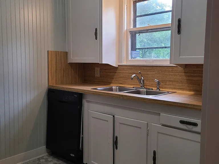 2930 S Donnybrook Ave — Photo 22