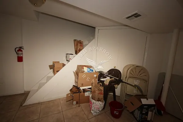 Rented by Red Sparrow Realty Group | media 32