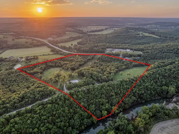 20685 Tulsa Drive, Lebanon, MO 65536