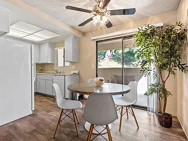 Grand Oaks | Model