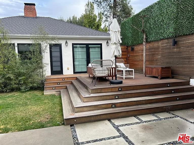 4217 Irvine Ave — Photo 34