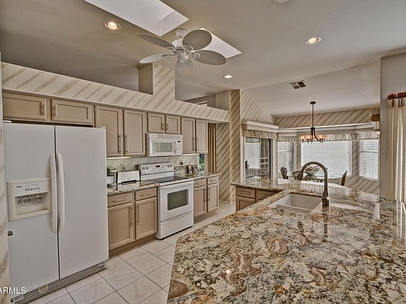 4th image of 20421 N 133rd Way