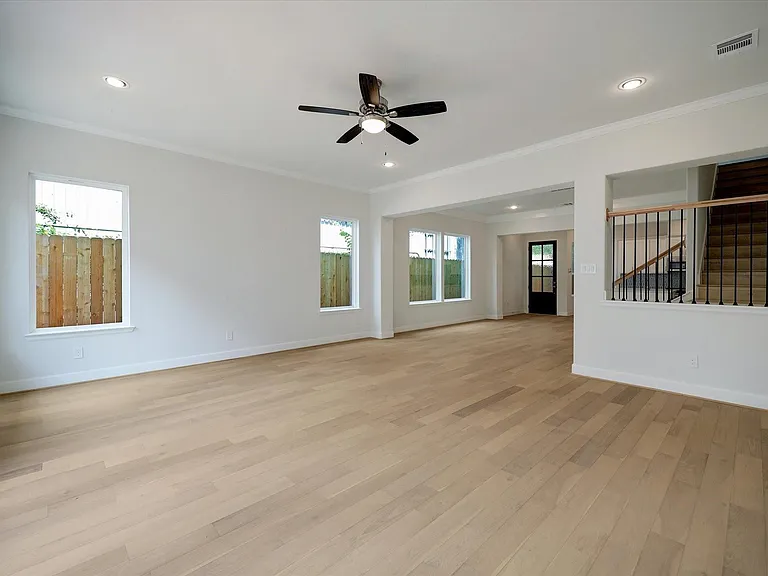 945 Wakefield Dr — Photo 11