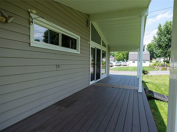 3rd image of 701 Pinchot St