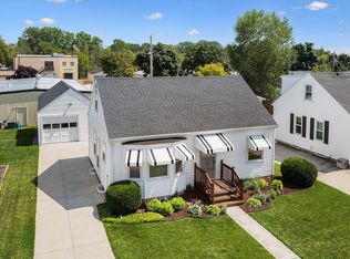 423 S 30th St, Manitowoc, WI 54220