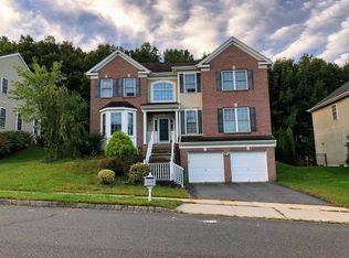 25 Fabiszewski Way, Parlin, NJ 08859