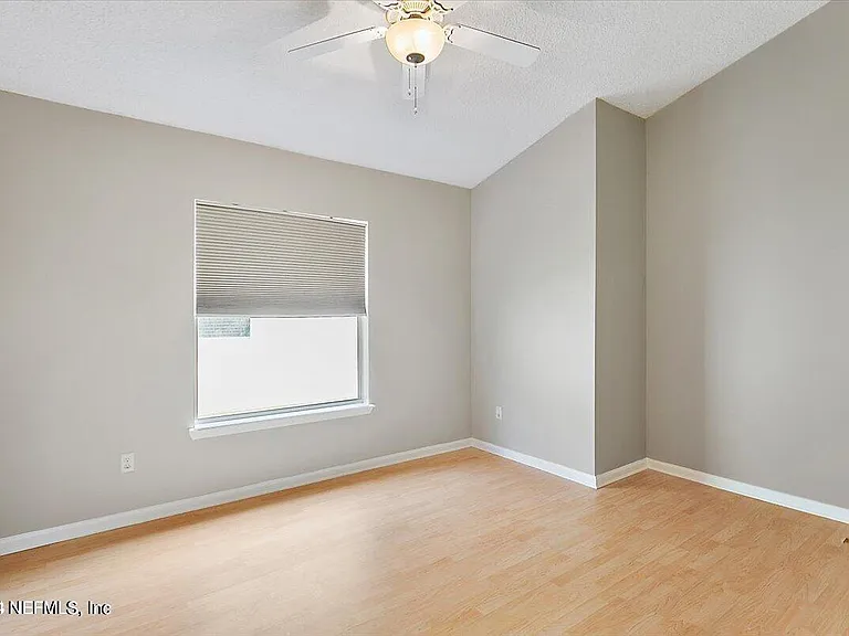 1212 Coghill Cir — Photo 11