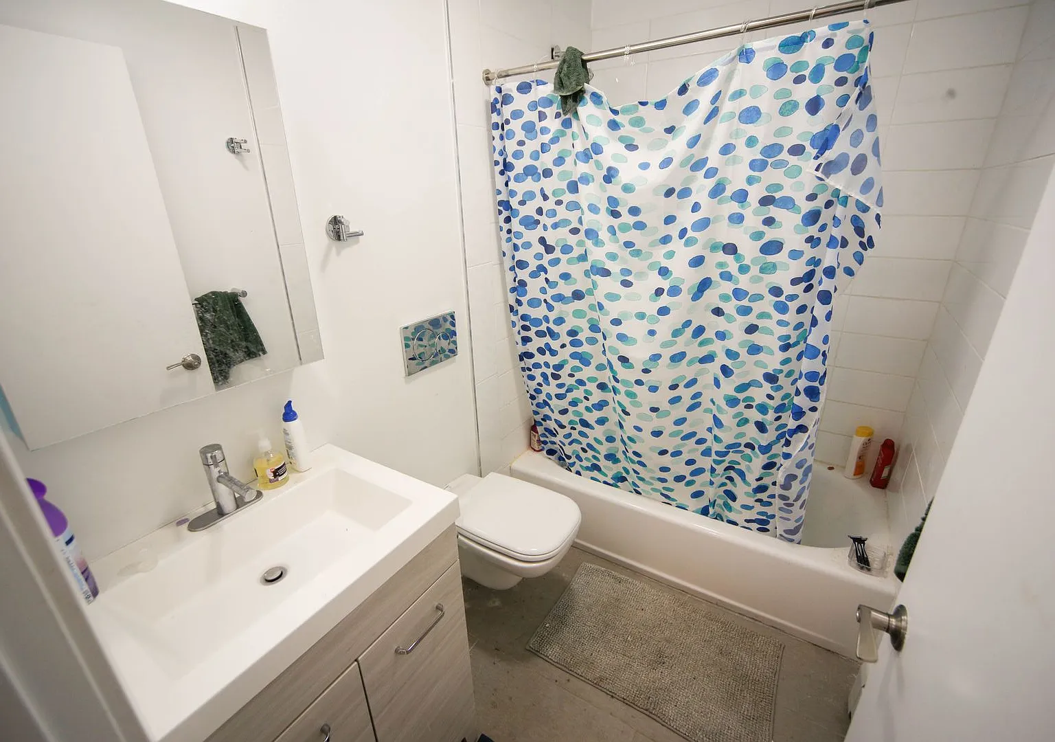 107 Howe Street — Photo 2
