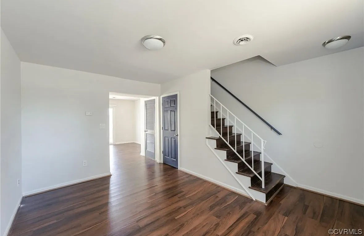 2 bed, 900 sqft, $1,400 — Photo 2