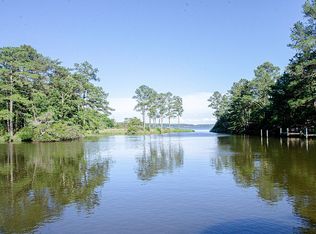 894 Shore Dr, Hartfield, VA 23071