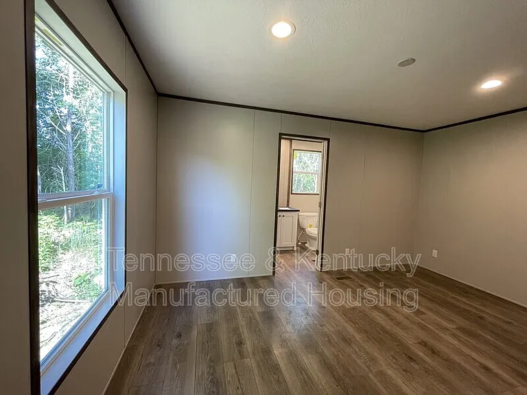218 Eller Dr — Photo 9