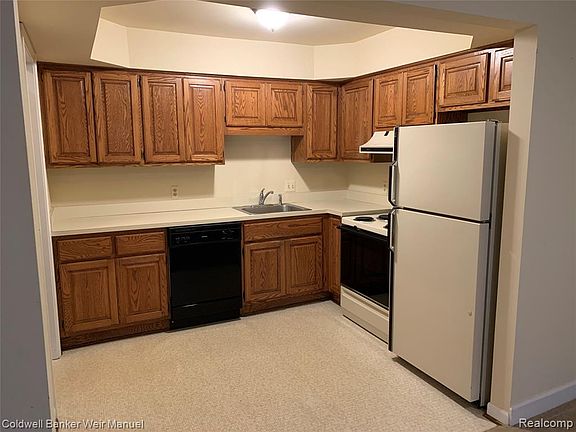 3rd image of 3065 Helen Ct #1