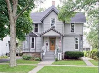 306 N Catherine Ave, La Grange Park, IL 60526