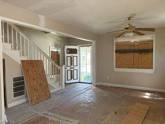 3rd image of 127 Filbert St