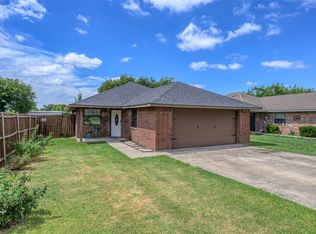 407 W Mesquite St, Gunter, TX 75058