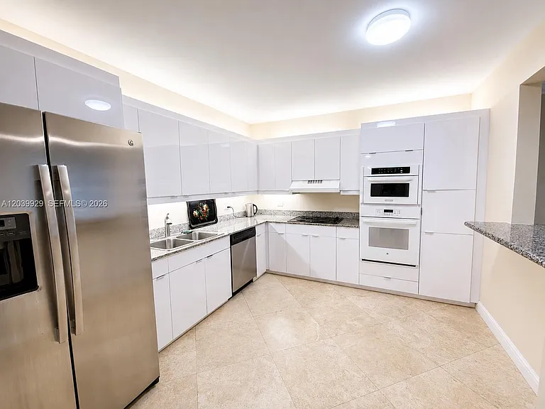 8855 Collins Ave #6H — Photo 5