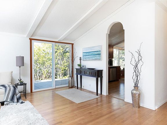 3rd image of 131 Rosea Dr #131