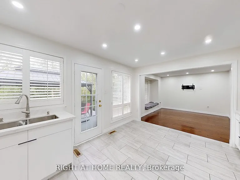 5160 Ravine Cres — Photo 26