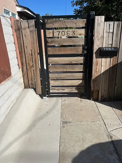 Studio, 400 sqft, $1,750 — Photo 3