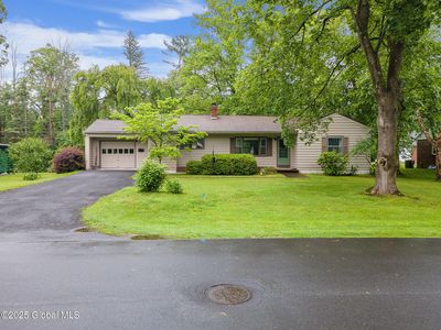27 Groesbeck Place, Delmar, NY, 12054