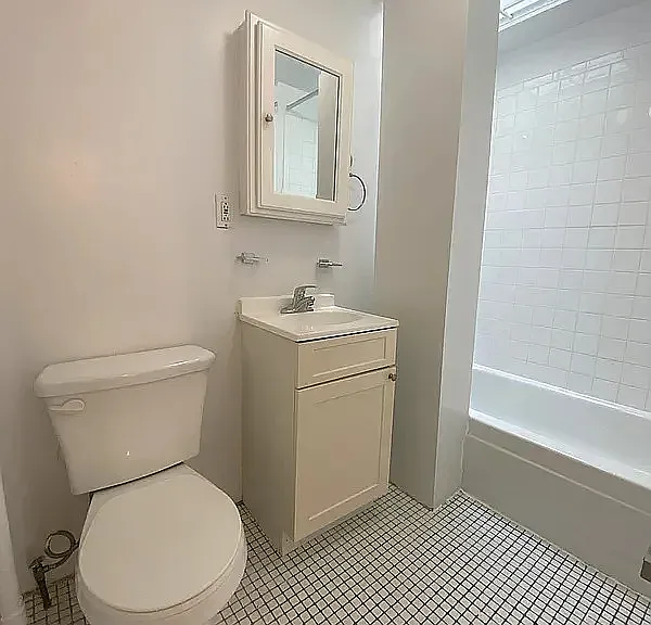 410 W 56th St #5D — Photo 8