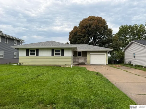 7447 Nina St, Omaha, NE 68124