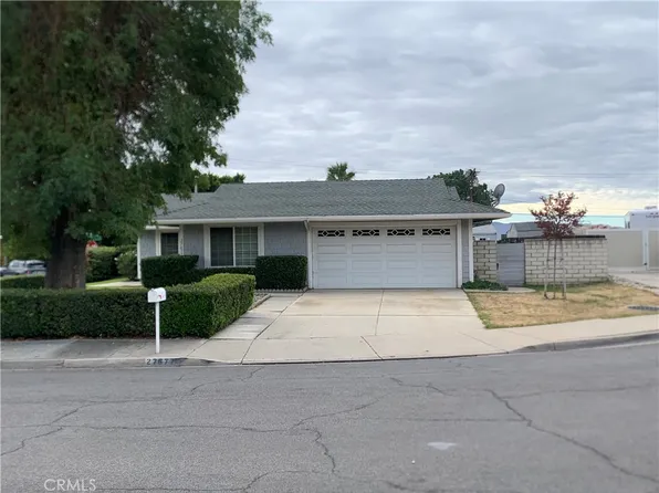 27677 Rainbow Ct, Highland, CA 92346