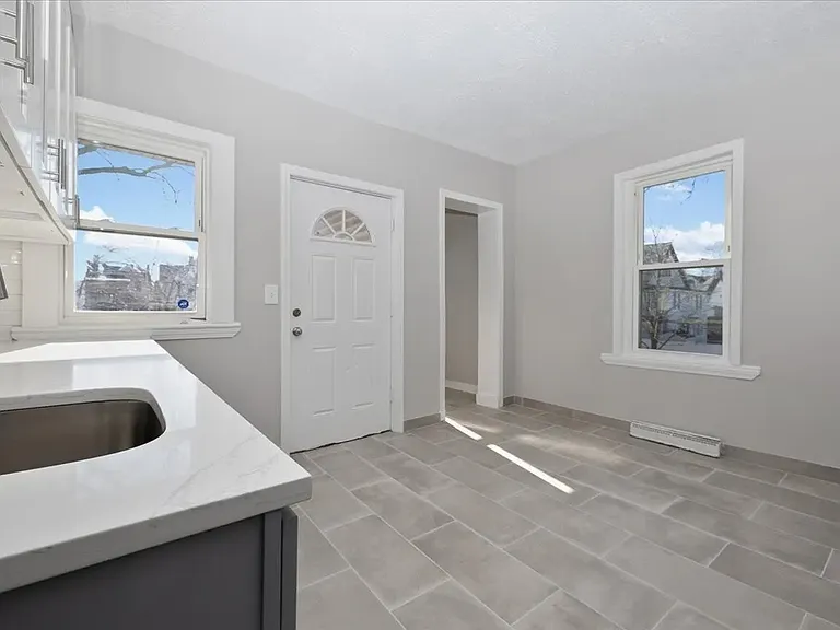49 Cowles St #49 — Photo 5