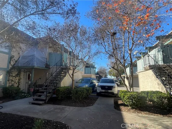 2560 Gonzaga Ln, Riverside, CA 92507