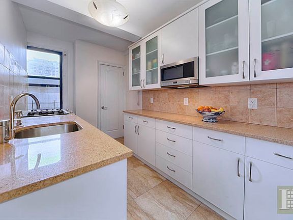 2nd image of 123 W 93rd St APT 5D