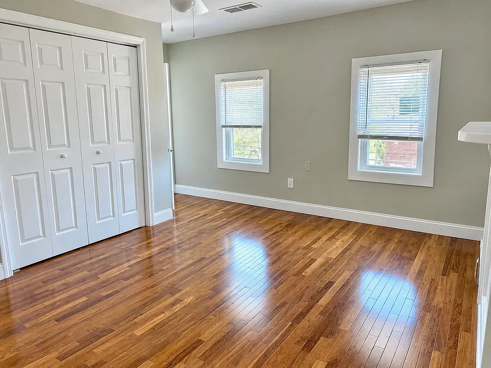88 Daggett St #3