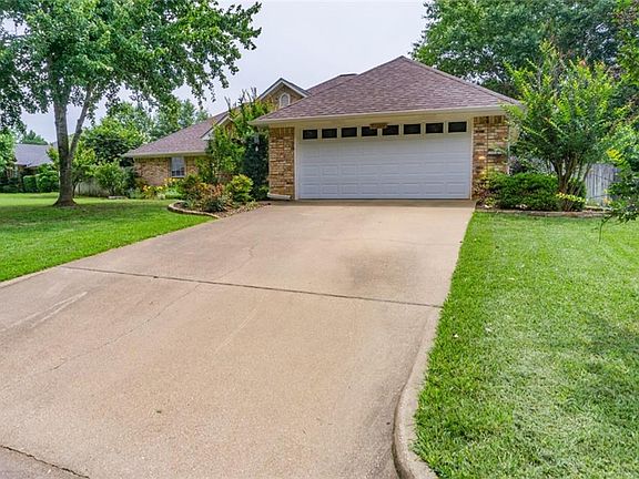 2nd image of 409 Landon Dr