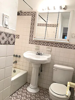 Rented by Compass | media 10