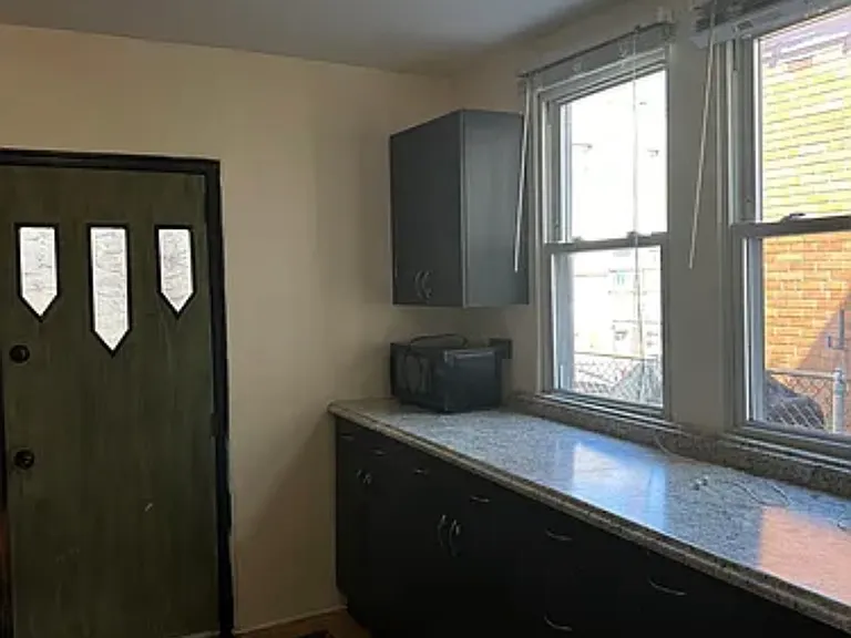 3242 Edgemont St — Photo 8