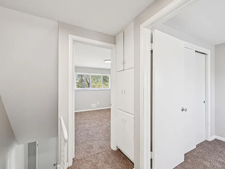 Worthington Court II — Photo 16
