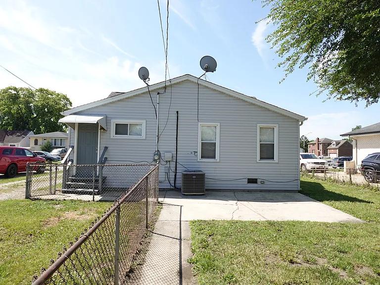 5834 W 89th Pl — Photo 26