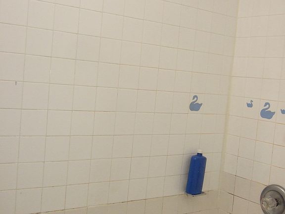 4th image of 152 Rockaway Ave