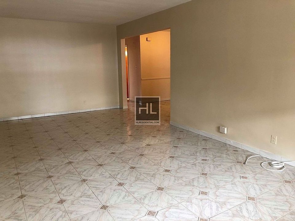1st image of 14437 27th Ave #1