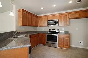 3 bed, 2.0 bath, 1450 sqft, $1,750 — Photo 3