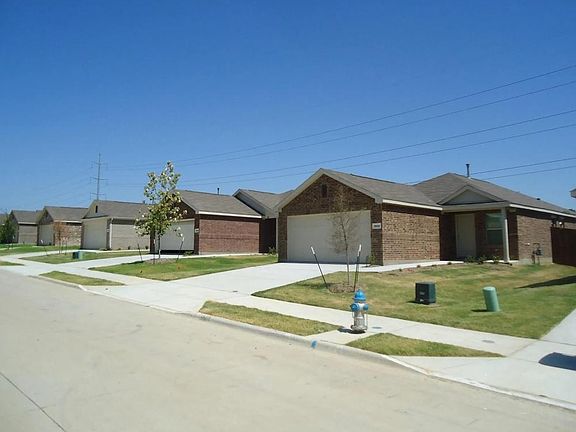 Located in Linden Hills of LIttle Elm! Award Winning Denton ISD!