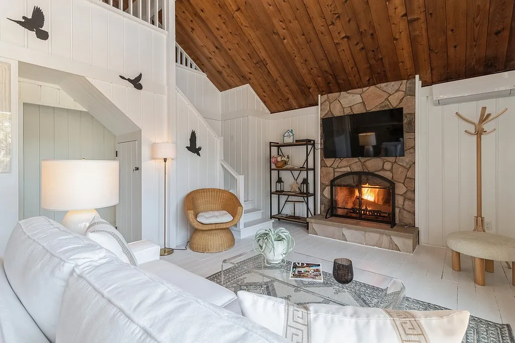 Charming Beach House — Photo 4