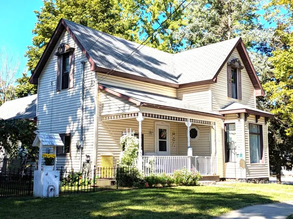 603 Maple St, Clare, MI 48617
