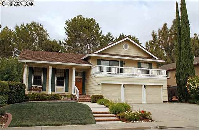 2nd image of 2900 Ascot Dr