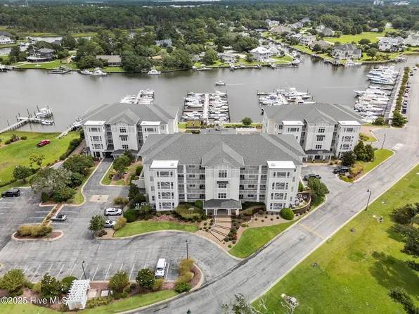 150 Lands End Road #B32, Morehead City, NC 28557