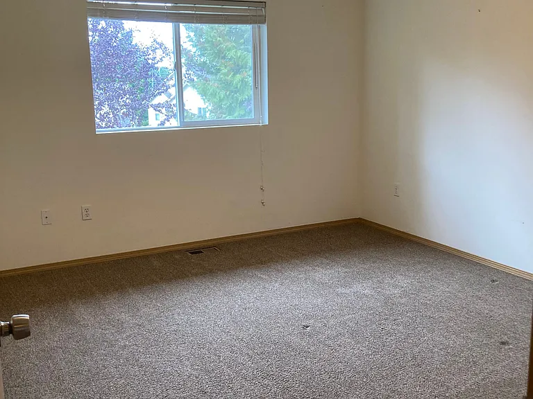 8713 1st St SE #A — Photo 5