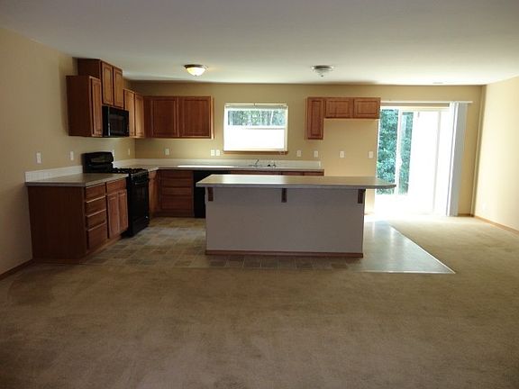 5th image of 906 Daffodil Ave NE